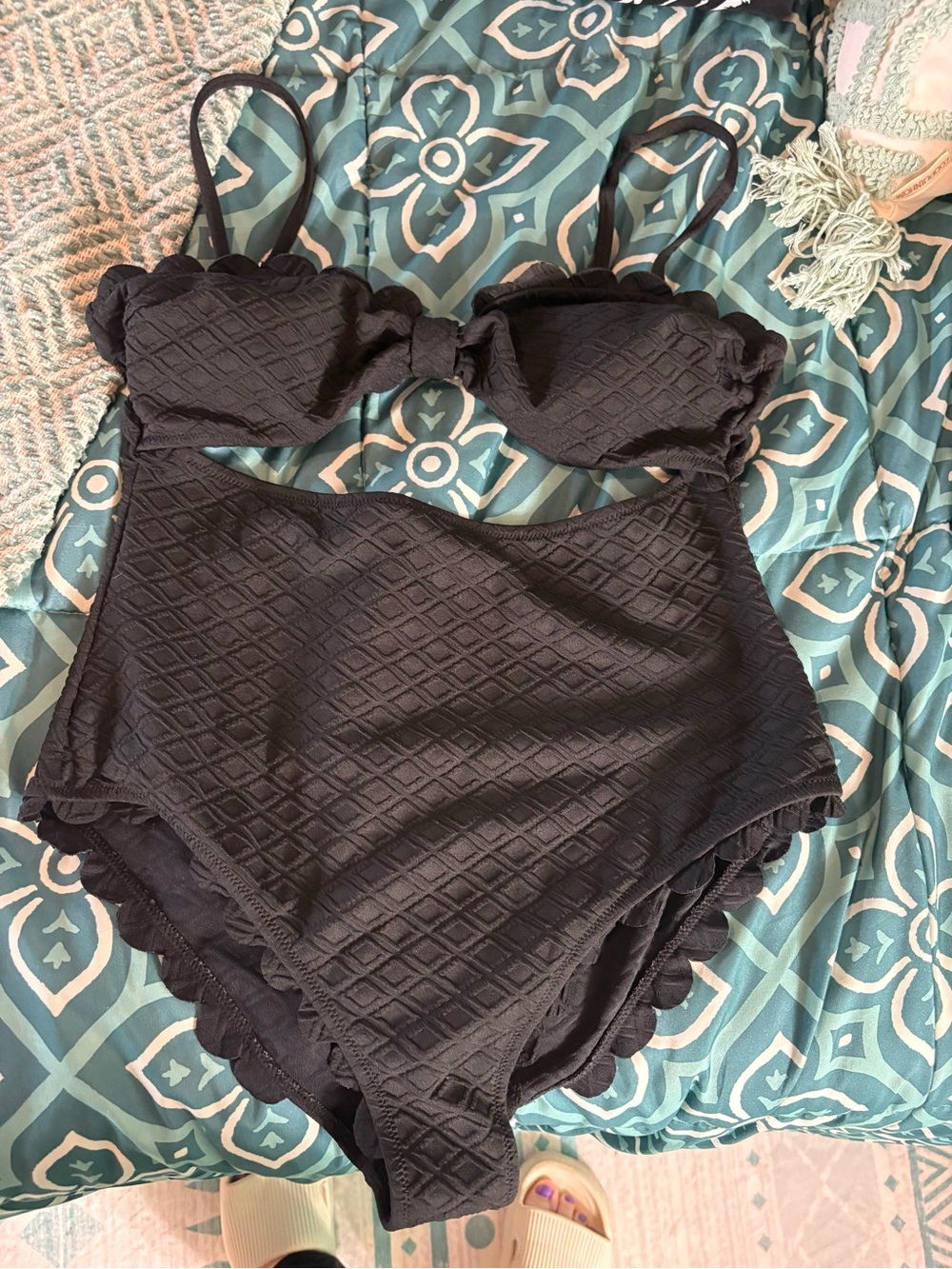 Cupshe Black Scalloped High-Waist One-Piece Swimsuit